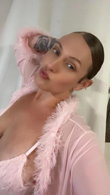 Becky , 25  female escort, Phoenix